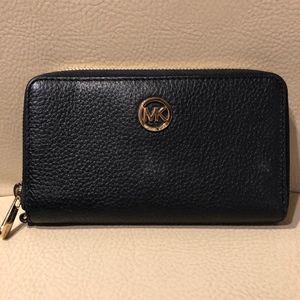 Michael Kors Fulton Zip-Around Leather Continental